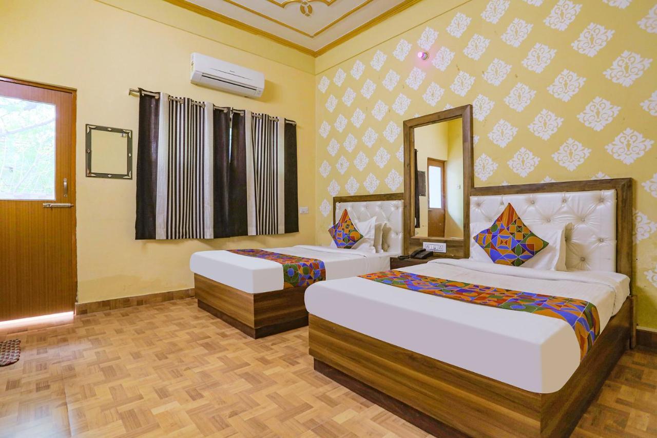 Fabhotel Shivam Palace Varanasi Exterior photo